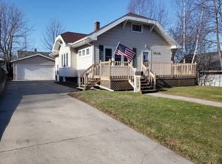 1036 N 15th St, Manitowoc, WI 54220