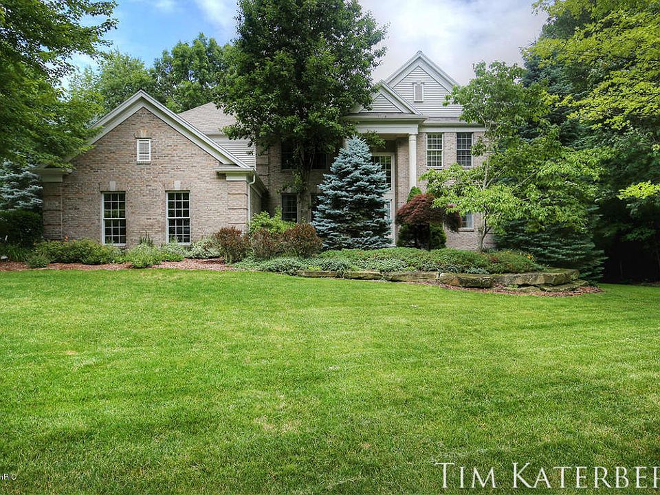 1st image of 3820 Goodwood Dr SE