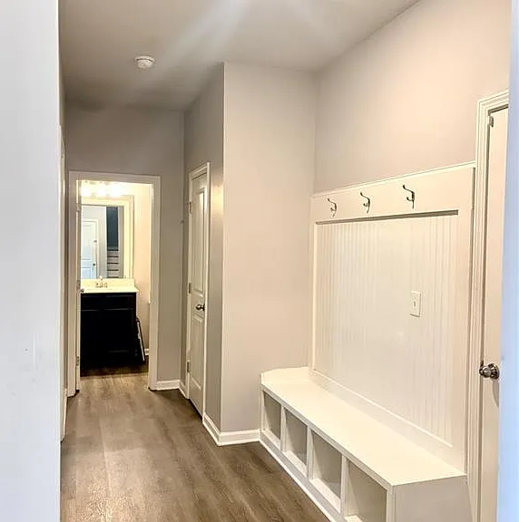 2418 Ivy Meadow Ln — Photo 5