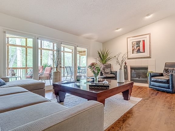 4th image of 2708 Crestwood Cir
