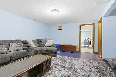 705 Eastview Dr — Photo 9