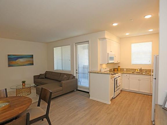 2nd image of 840 S Magnolia Ave Unit 2201