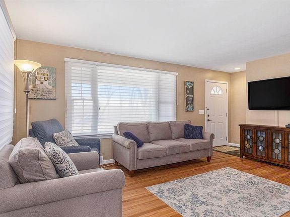 5th image of 1604 Long Shore Dr