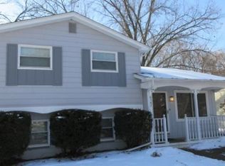 6347 Hatchery Rd, Waterford, MI 48329