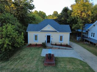 1023 S Main St, Burlington, NC 27215