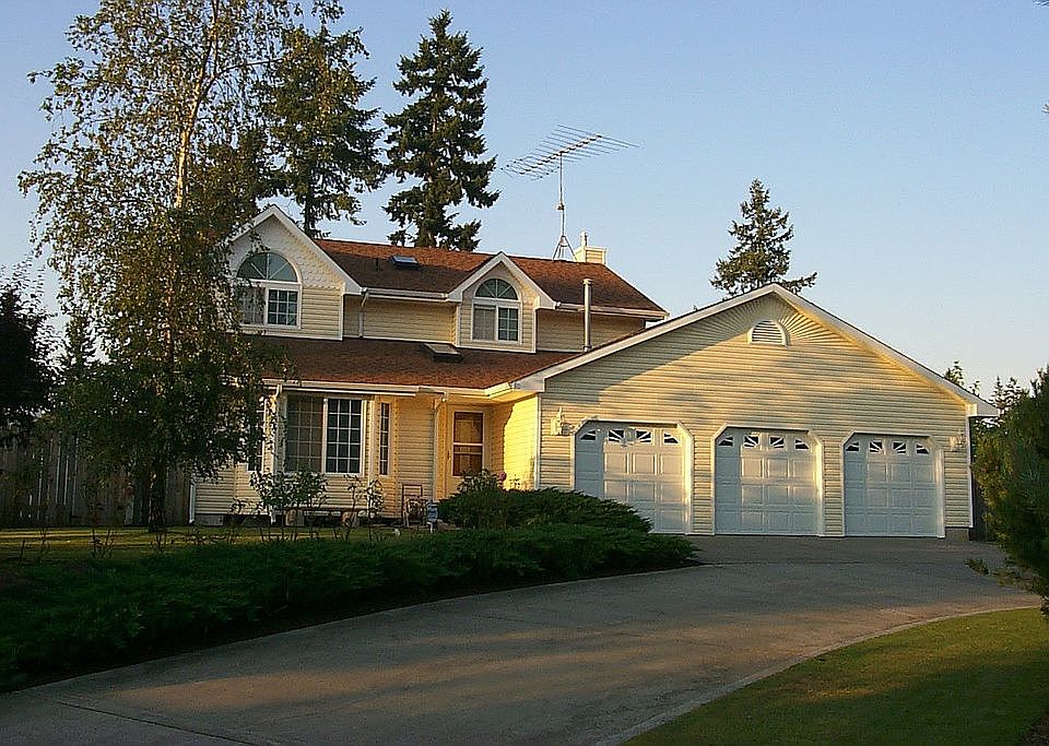 1st image of 3343 Mercedes Dr NE