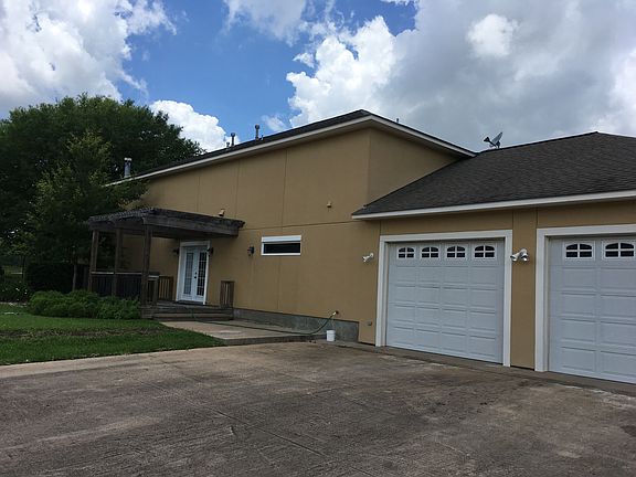2nd image of 301 Stone Hill Dr #A