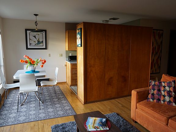 4th image of 1937 Gilman Dr W APT 5