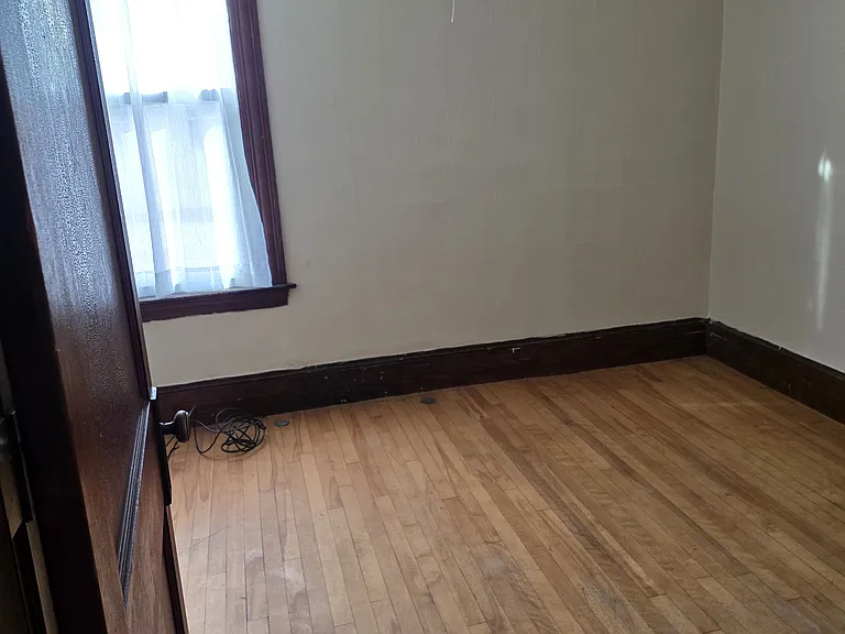 179 College St #3 — Photo 24