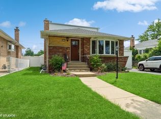 4709 W 99th St, Oak Lawn, IL 60453