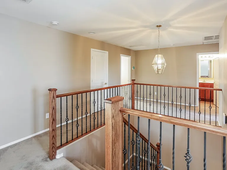 6830 S 44th Ln — Photo 9