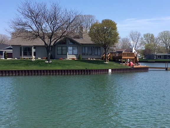 5th image of 9994 N Shore Dr