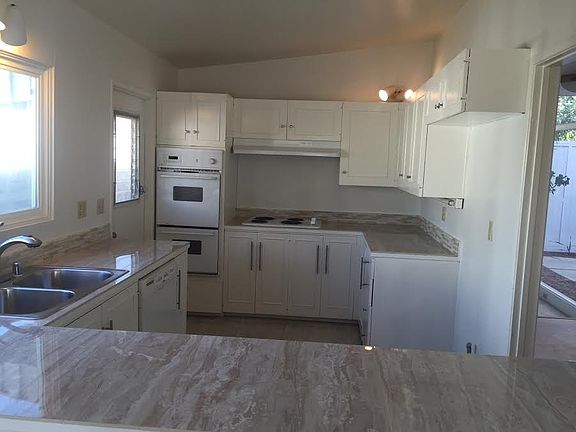 3rd image of 7824 Highwood Ave