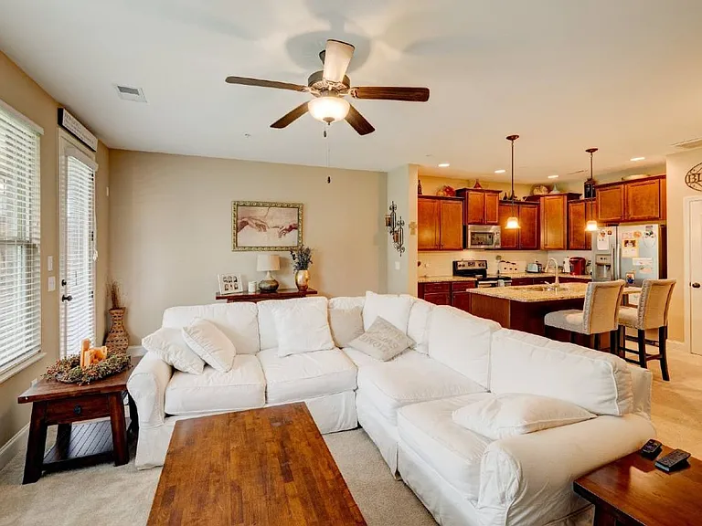 206 Bixby Private Ln — Photo 9