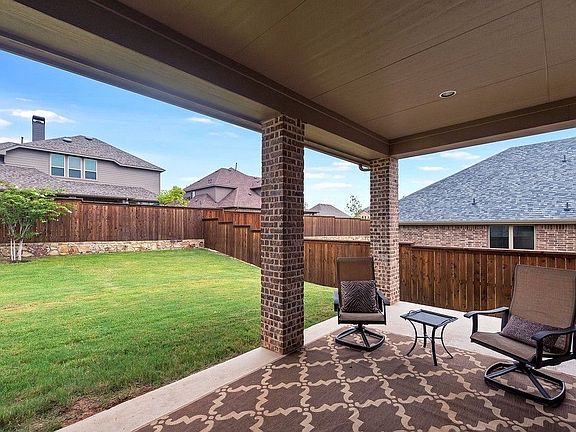 2nd image of 1017 Broadmoor Way