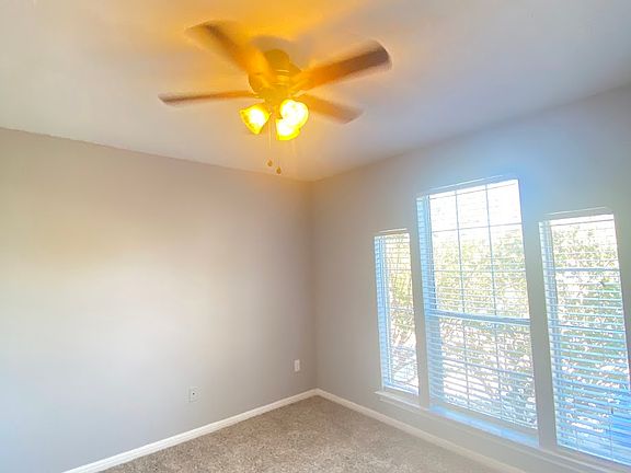 5th image of 1401 Summit St APT 3