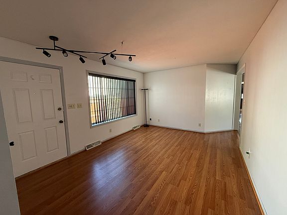 5th image of 729 Wheeler Ave