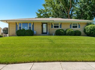 1708 Vassar Rd, Rockford, IL 61103