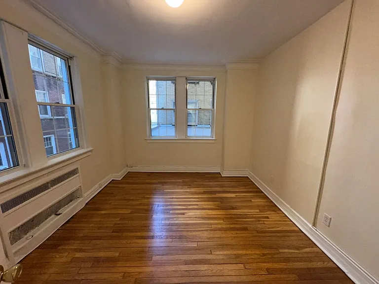 New King Edward Apartments — Photo 212