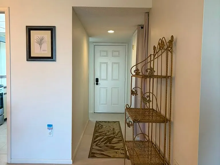 1324 Pasadena Ave S #206 — Photo 16