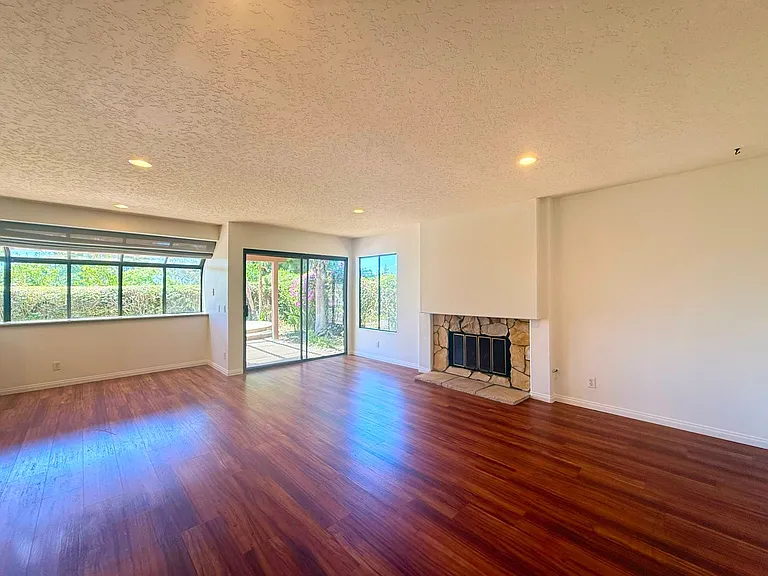 4121 Worsch Way — Photo 10