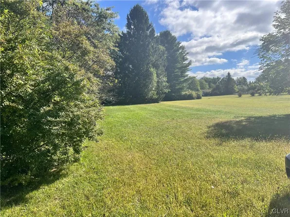 330 Long Mountain Rd, Effort, PA 18330