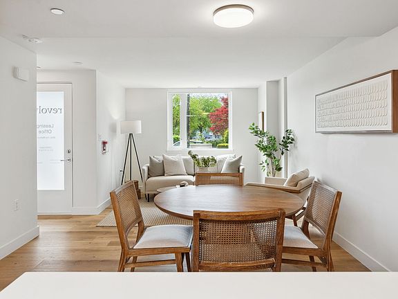 2nd image of 3572 Glen Dr #1286692