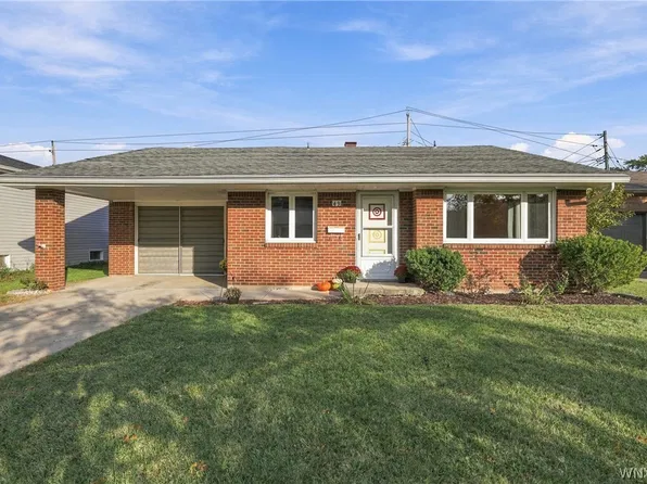 49 Nantucket Dr W, Cheektowaga, NY 14225