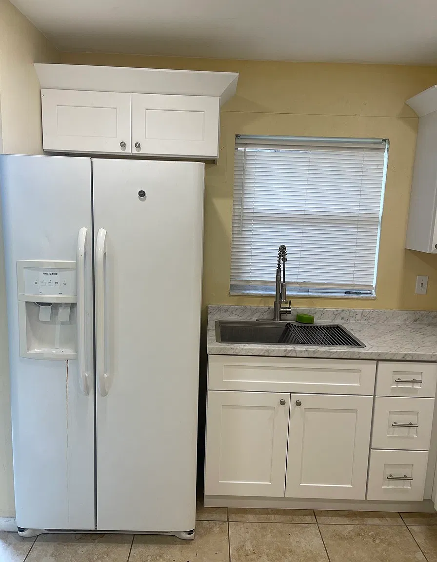 Annual 2-bedroom 2-bath. Available — Photo 2