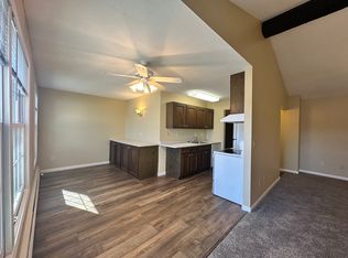 823 Old Settlers Trl APT 5, Hopkins, MN 55343