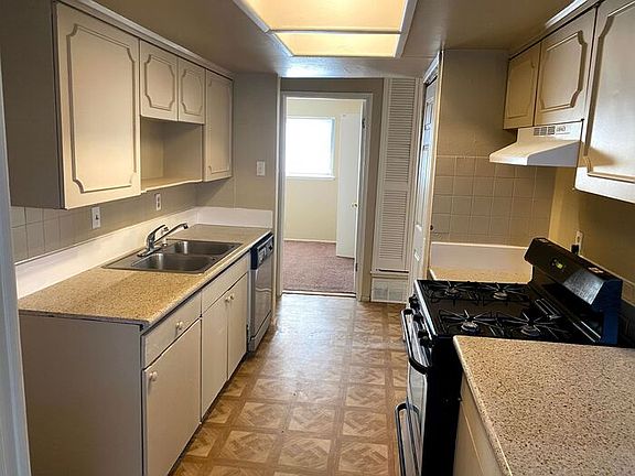 4th image of 2513 Miriam Ln
