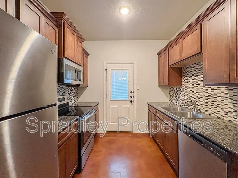 205B Sparrow Cv — Photo 4