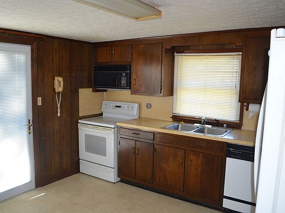 3rd image of 334 Wrenn Dr