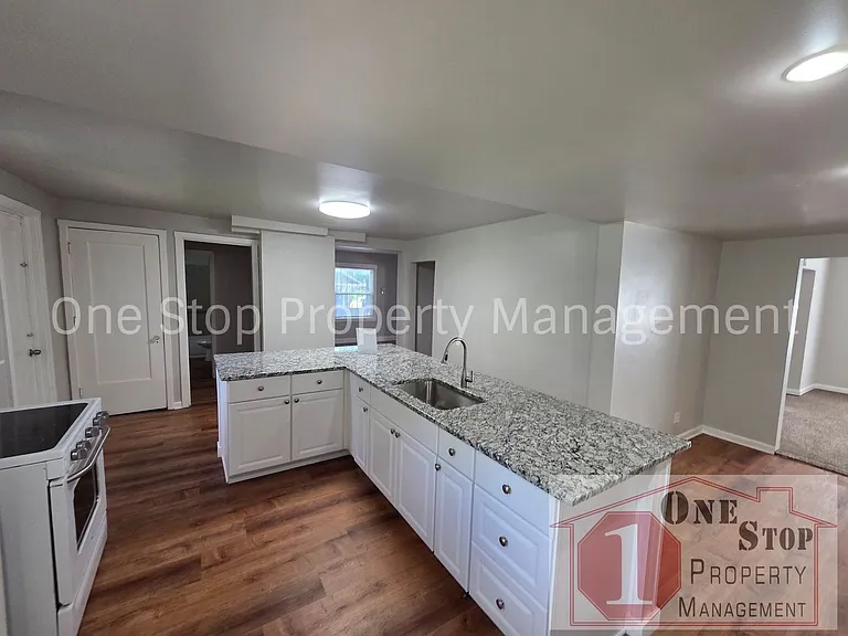 7111 Brooklyn Ave — Photo 11