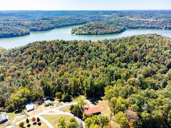 34683 Sunshine Rd, Piedmont, OH 43983