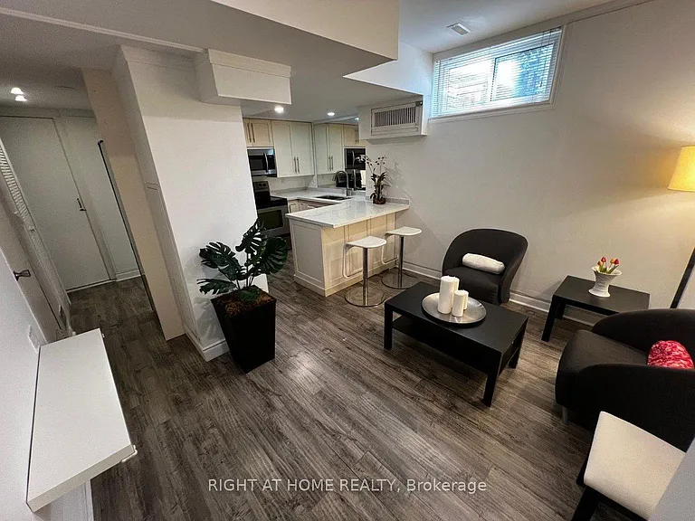 24 Jondan Cres — Photo 7