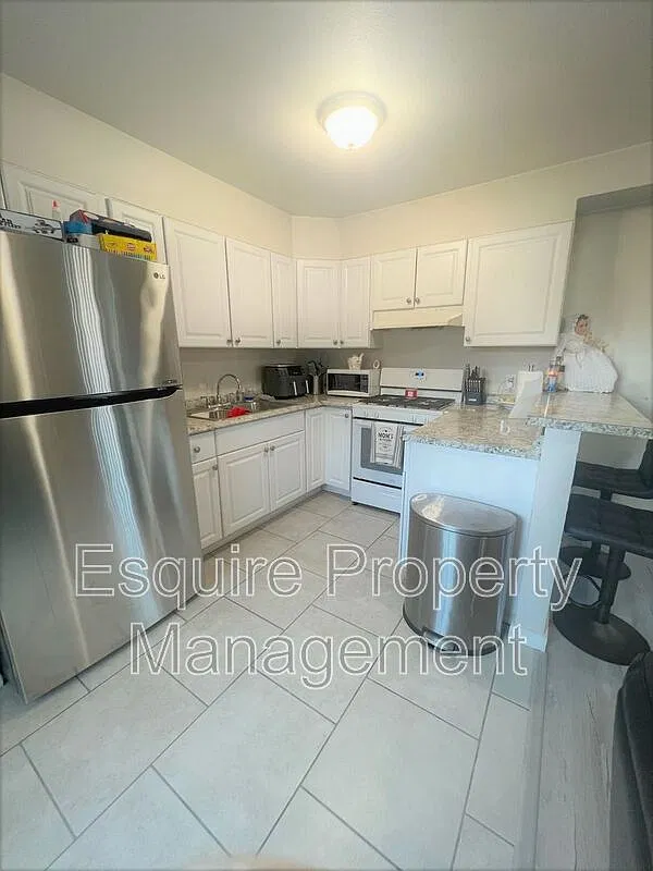 1 bed, 1.0 bath, 613 sqft, $1,950 — Photo 4