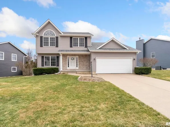 5615 Hillside Ct, Davenport, IA 52806