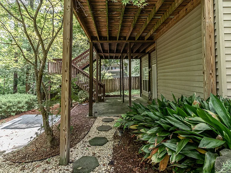 438 Bristol Rd — Photo 29