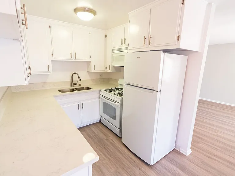 18407 Dearborn Street — Photo 35