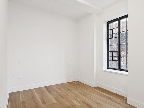 5th image of 100 7th Ave #18D