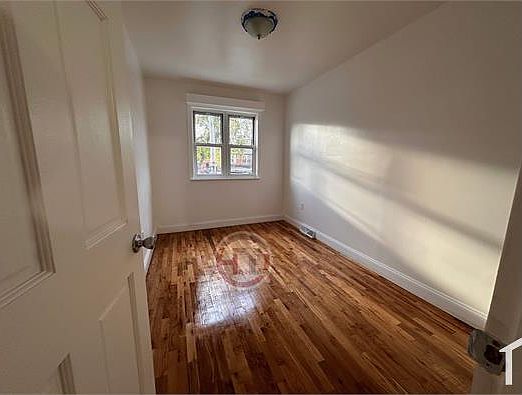 3rd image of 636 Underhill Ave Floor 2