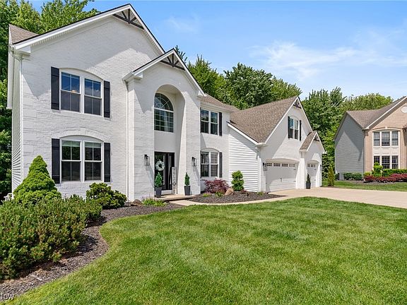 2nd image of 21492 Brookfield Pl