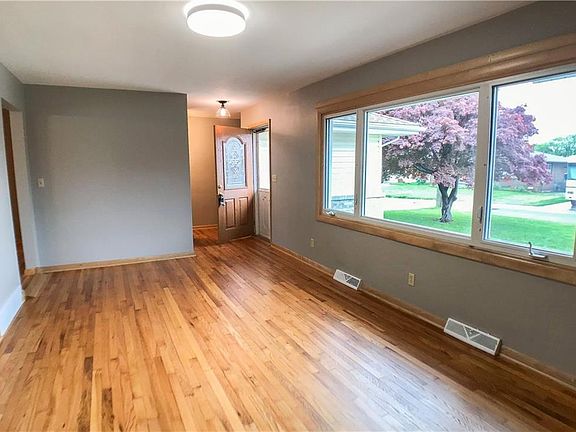 2nd image of 4025 Balboa Ave