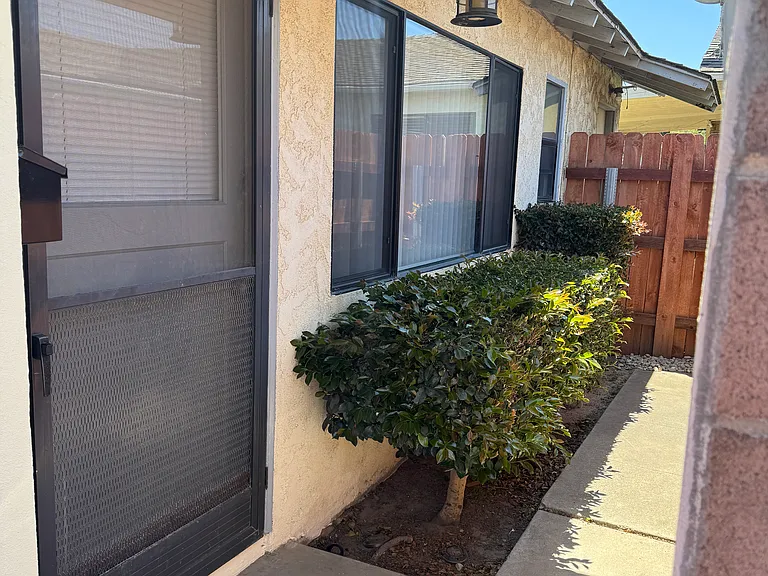 1/2 Dixielee St — Photo 9
