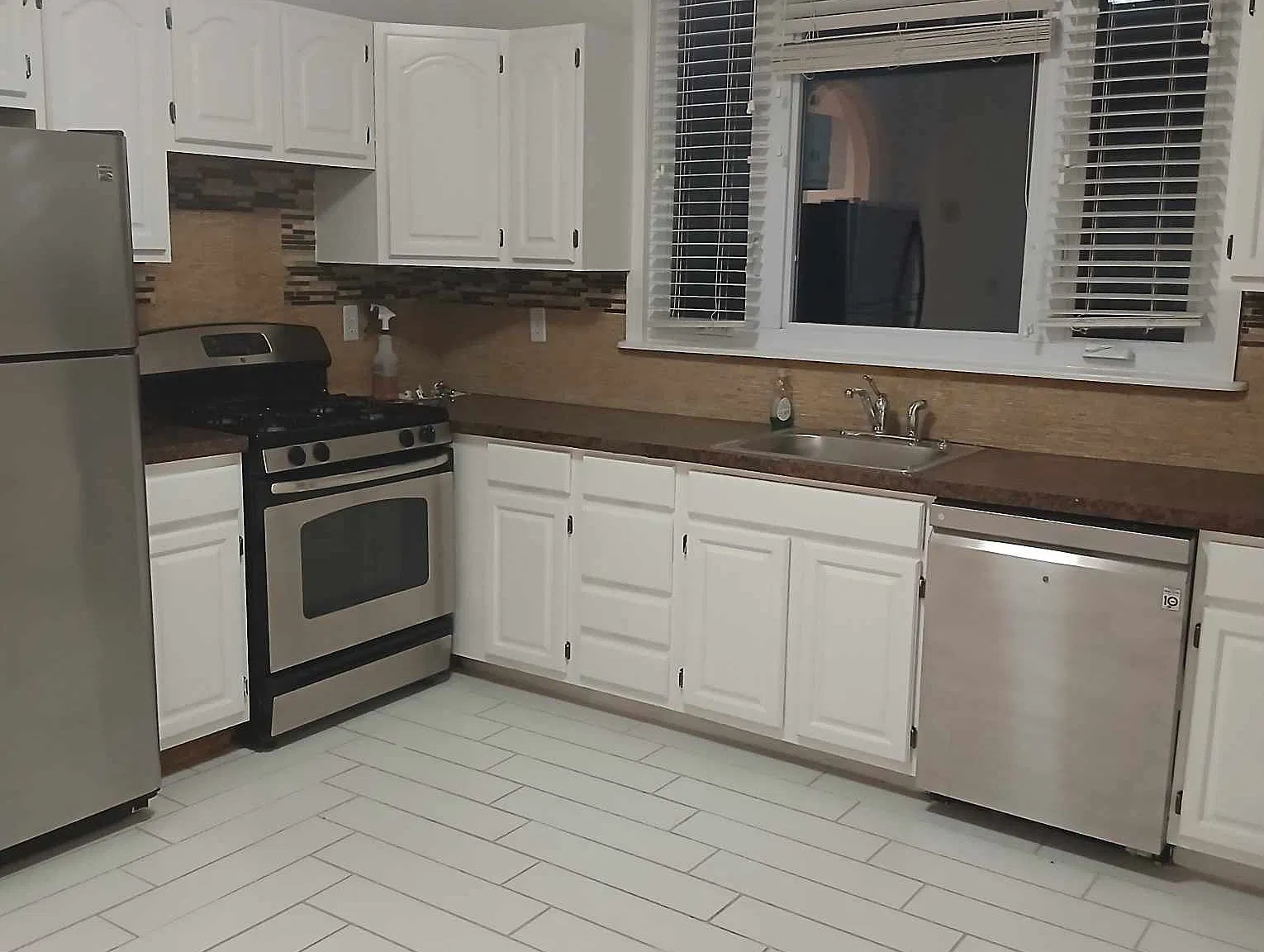 13 Knowlton St — Photo 2