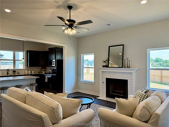 5th image of 3035 Teller Dr