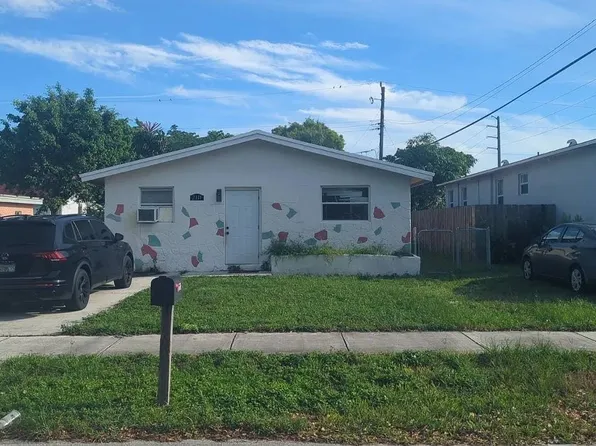 2111 NW 4th St, Pompano Beach, FL 33069