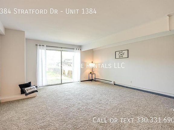 3rd image of 1384 Stratford Dr Unit 1384