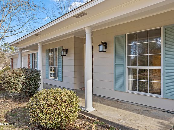 3rd image of 1013 Normandy Dr